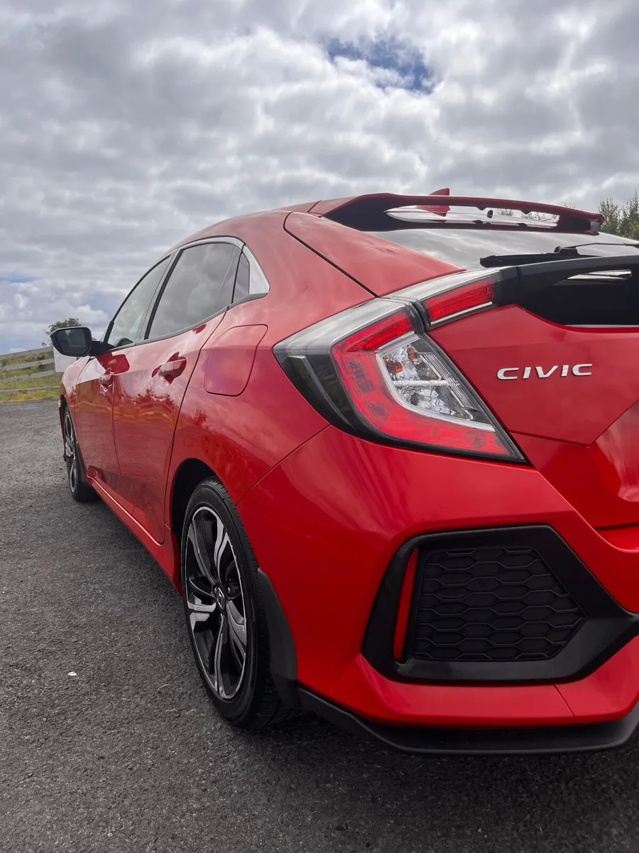 Honda Civic 2017 - Image 4