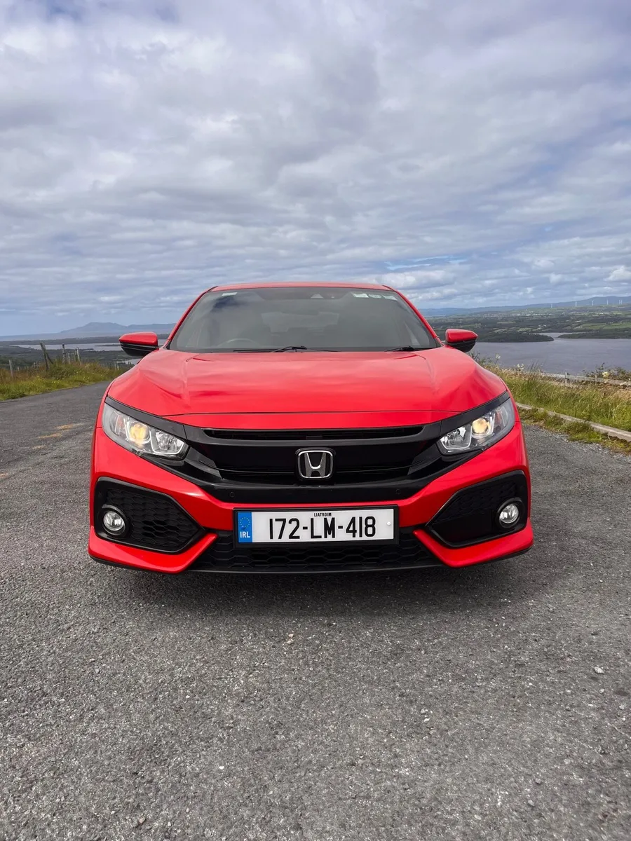 Honda Civic 2017 - Image 2
