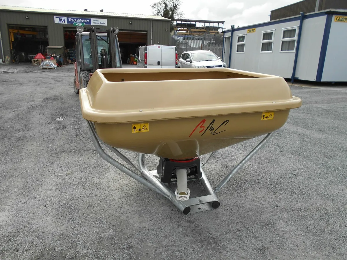 BMC Fertilizer Spreader - Image 2