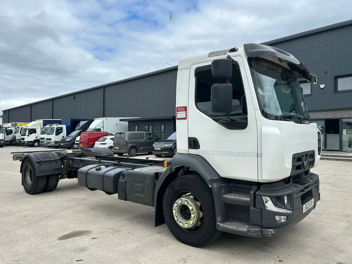June 2017 Renault D18 230 18 Tonne - Image 1