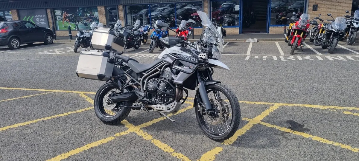 Triumph Tiger 800XCX - Image 1