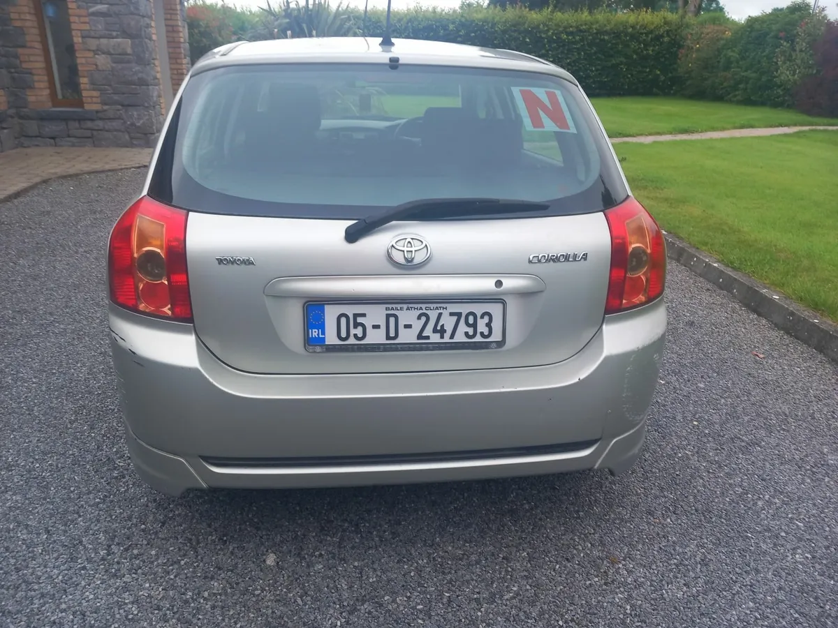 Toyota Corolla 2005 - Image 2