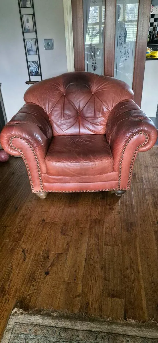 Chesterfield couch and chairs - Image 3
