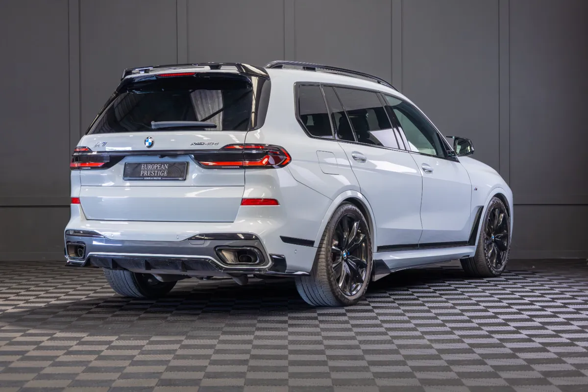 2023 BMW X7 X-Drive 40d M-Sport 2 Seat Commercial - Image 3