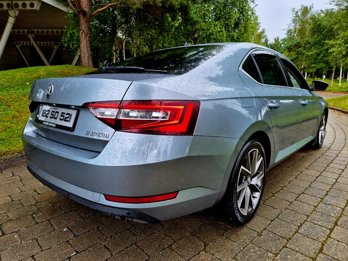 Skoda Superb 2.0Tdi Executive Leather interior - Image 3