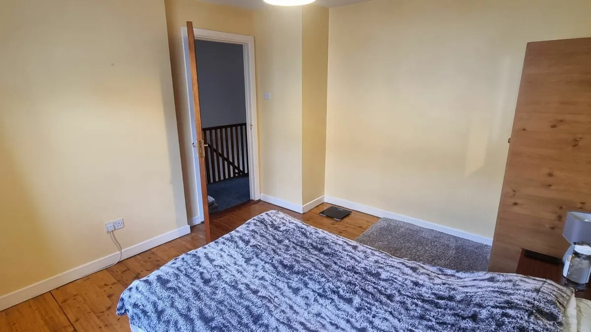 Cozy Double Bedroom & Home Office space For Rent - Image 3