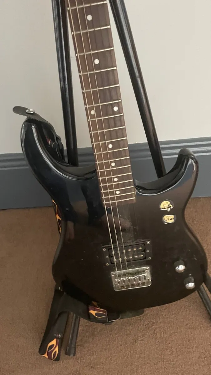 Peavey elactric guitar - Image 2