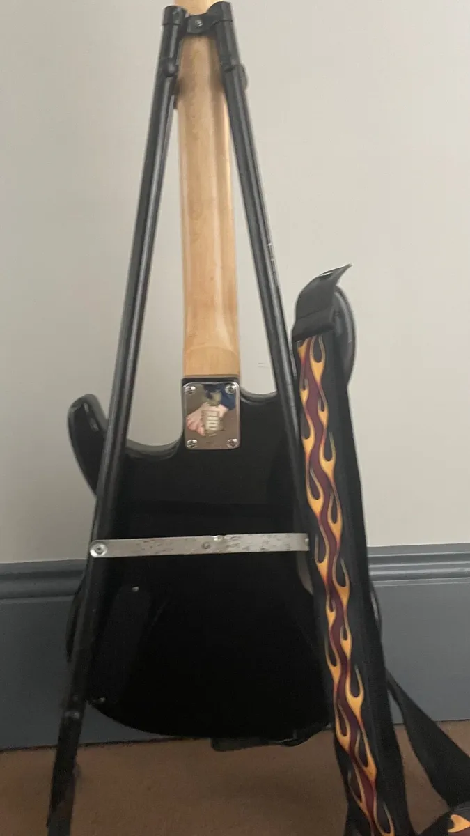 Peavey elactric guitar - Image 3