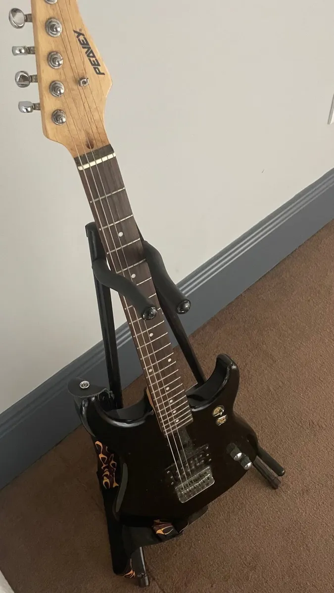 Peavey elactric guitar - Image 4