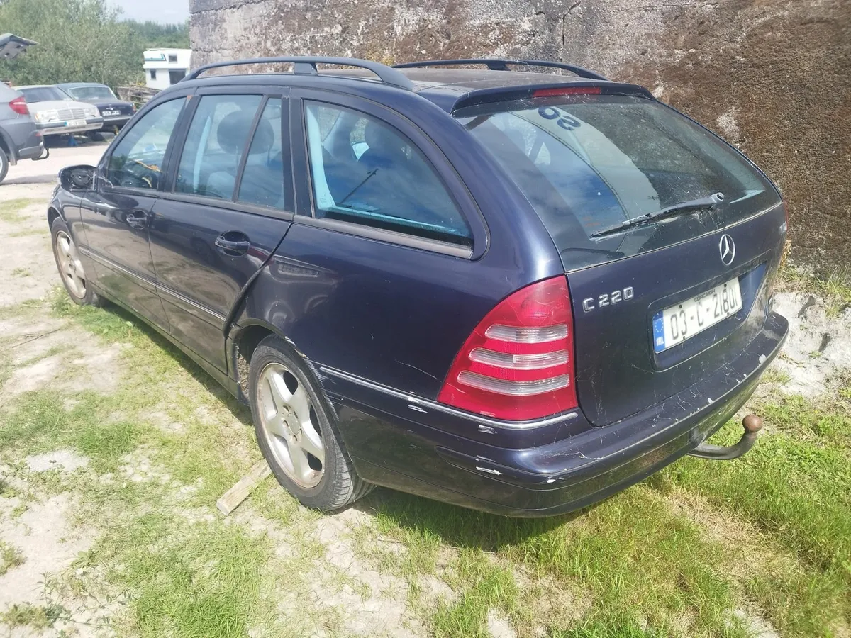 2003 Mercedes 220Cdi automatic estate. OM611 engin - Image 3