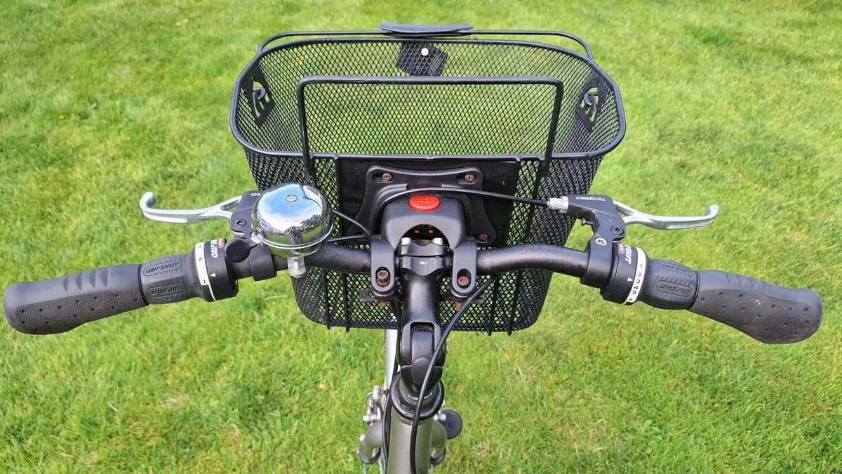 Ladies bicycle - Image 2