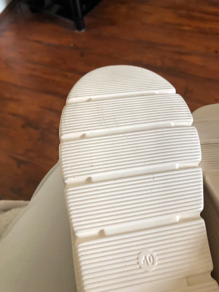 Ladies Shoes - Image 4