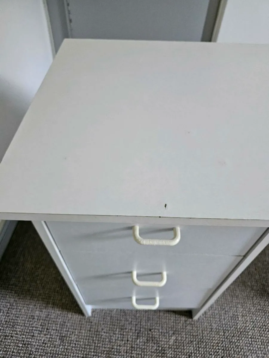 Desk - Image 2