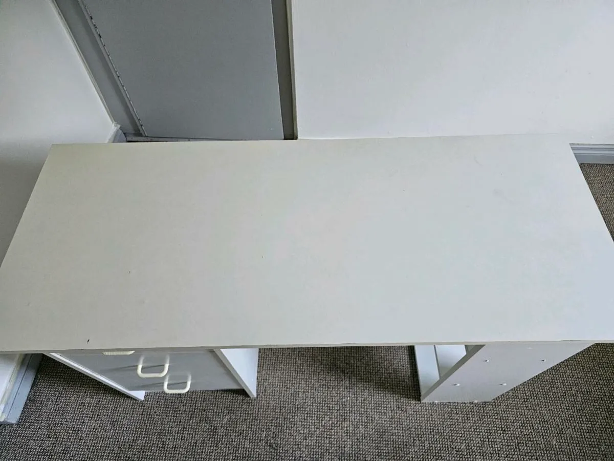 Desk - Image 4