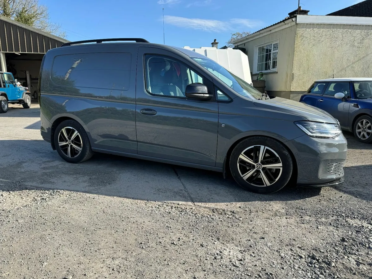 Volkswagen Caddy 2023 - Image 2
