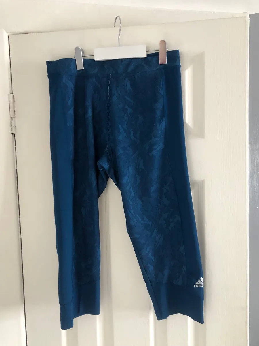 Ladies adidas leggings size 12/14 €15 - Image 2