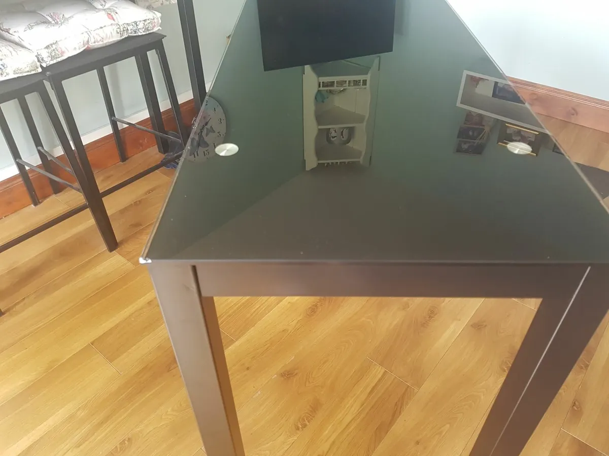 Kitchen table - Image 3