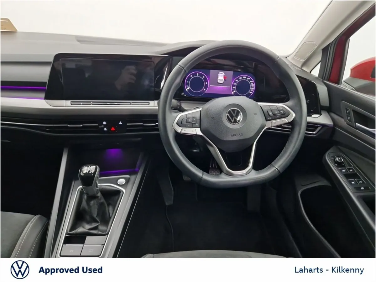 Volkswagen Golf Style 2.0tdi 5DR 115HP - Image 4