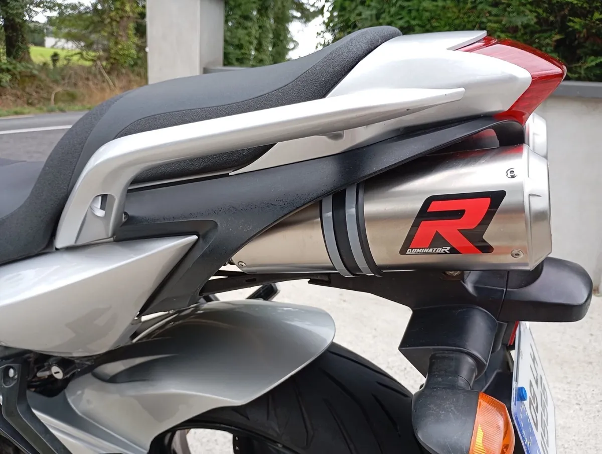 YAMAHA FZ6 2009 - Image 2