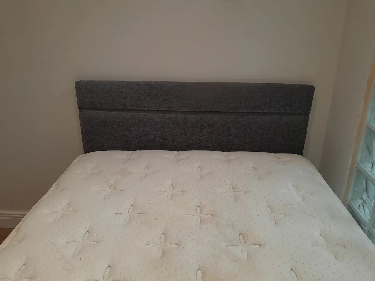 Double bed - Image 1
