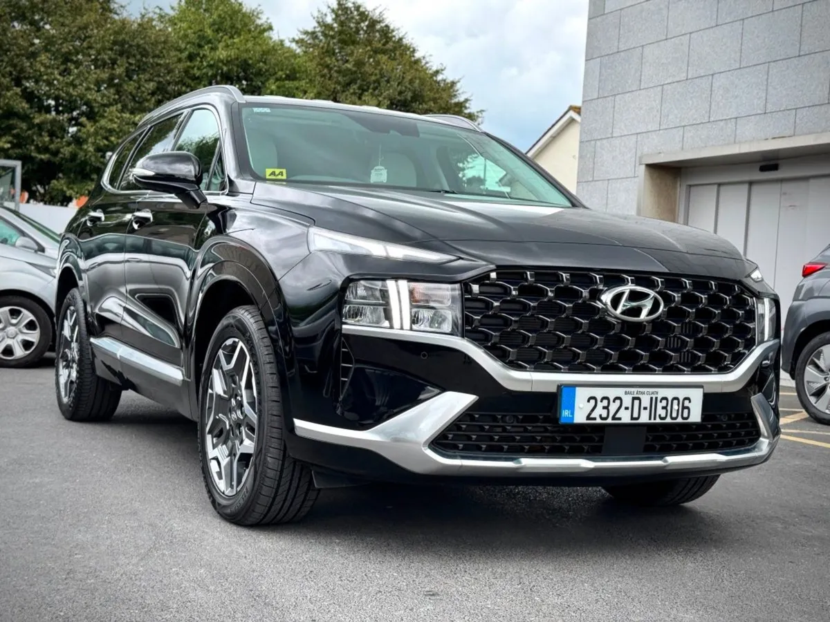 Hyundai Santa Fe 1.6 Phev 4WD Executive Plus Auto - Image 1