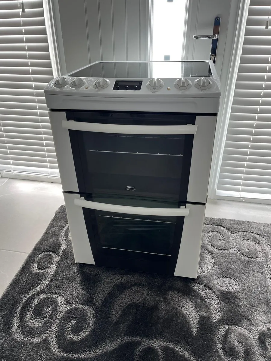 Zanussi 60cm wide double oven cooker - Image 1