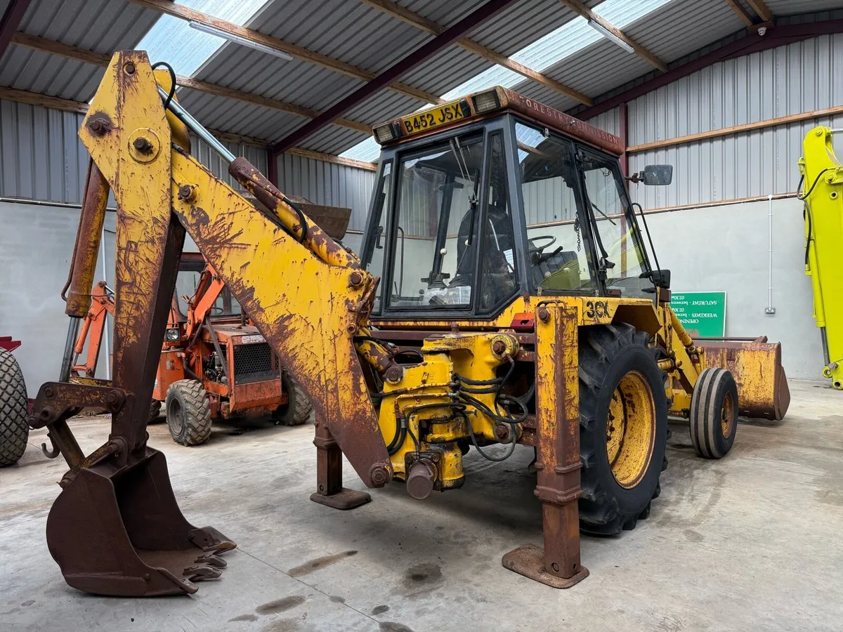 Diggers Excavators Loaders - Image 4