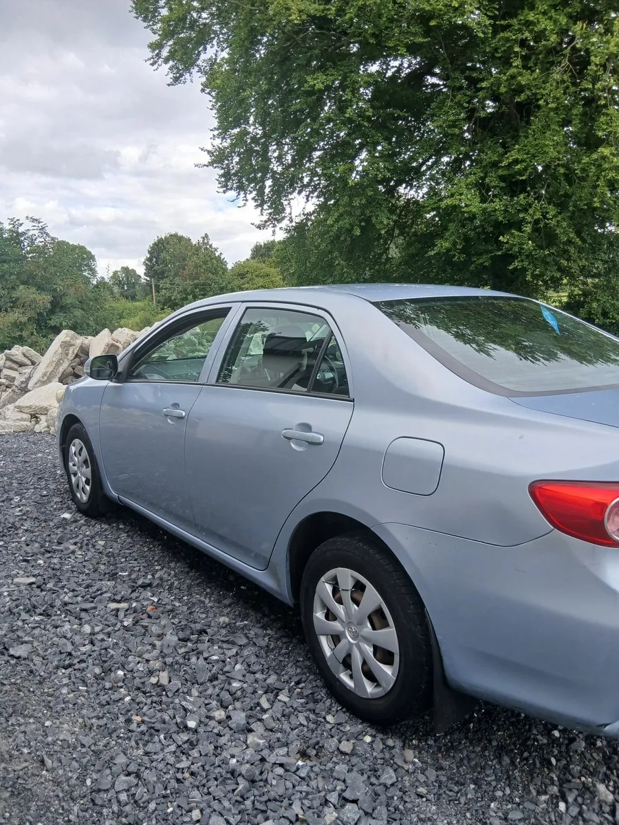 Toyota Corolla 2011 - Image 3