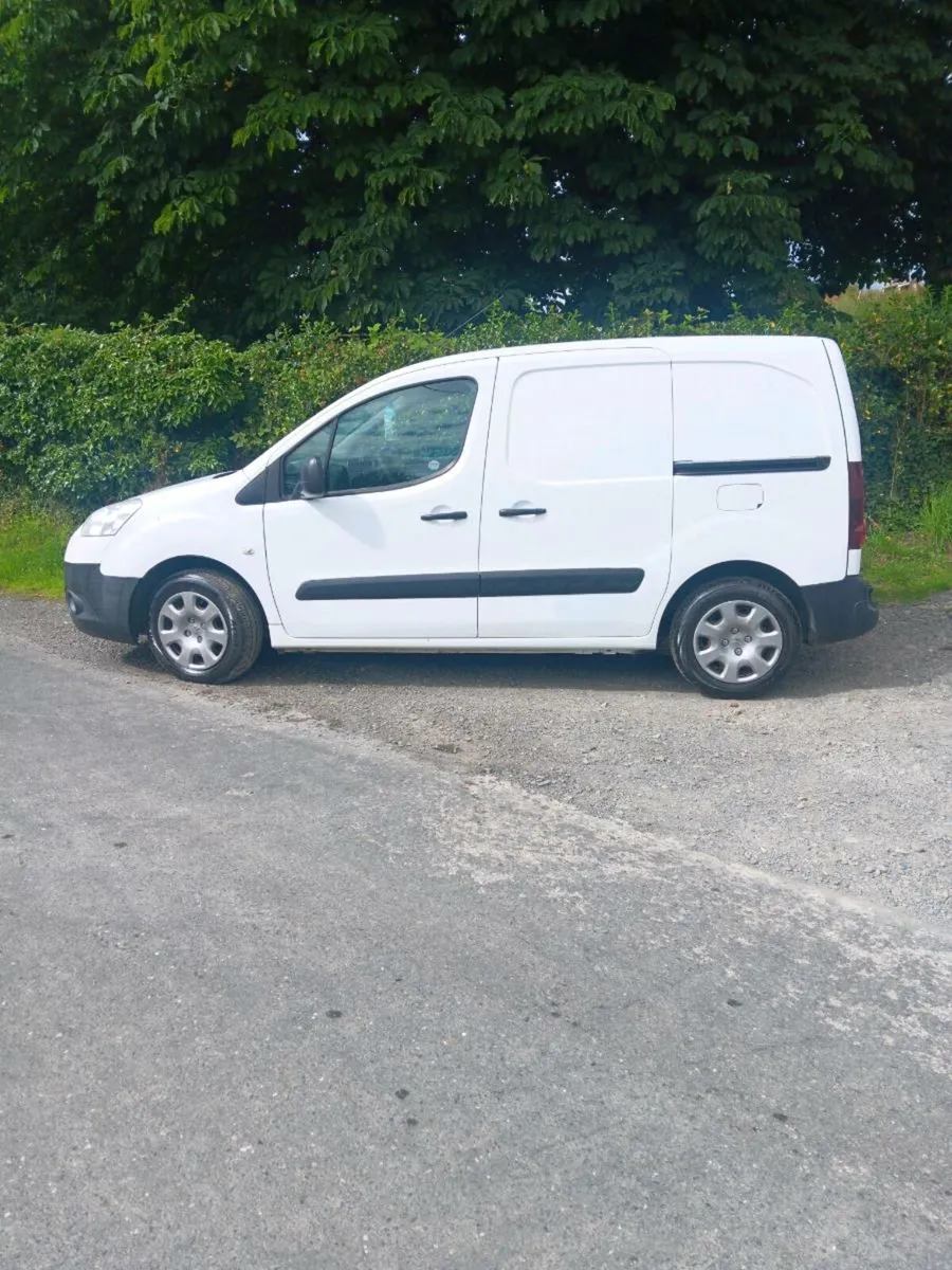 142 peugeot partner van - Image 2