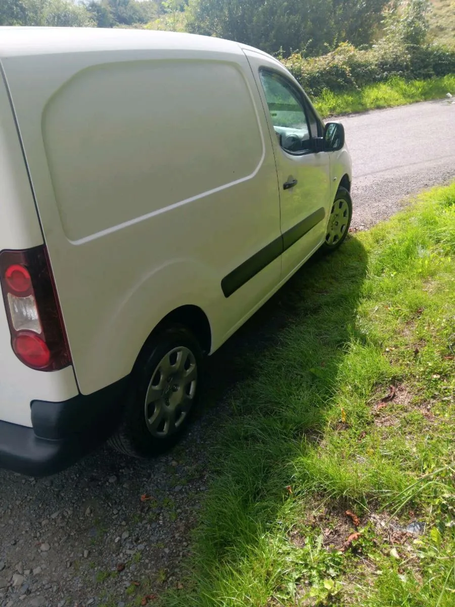 142 peugeot partner van - Image 4