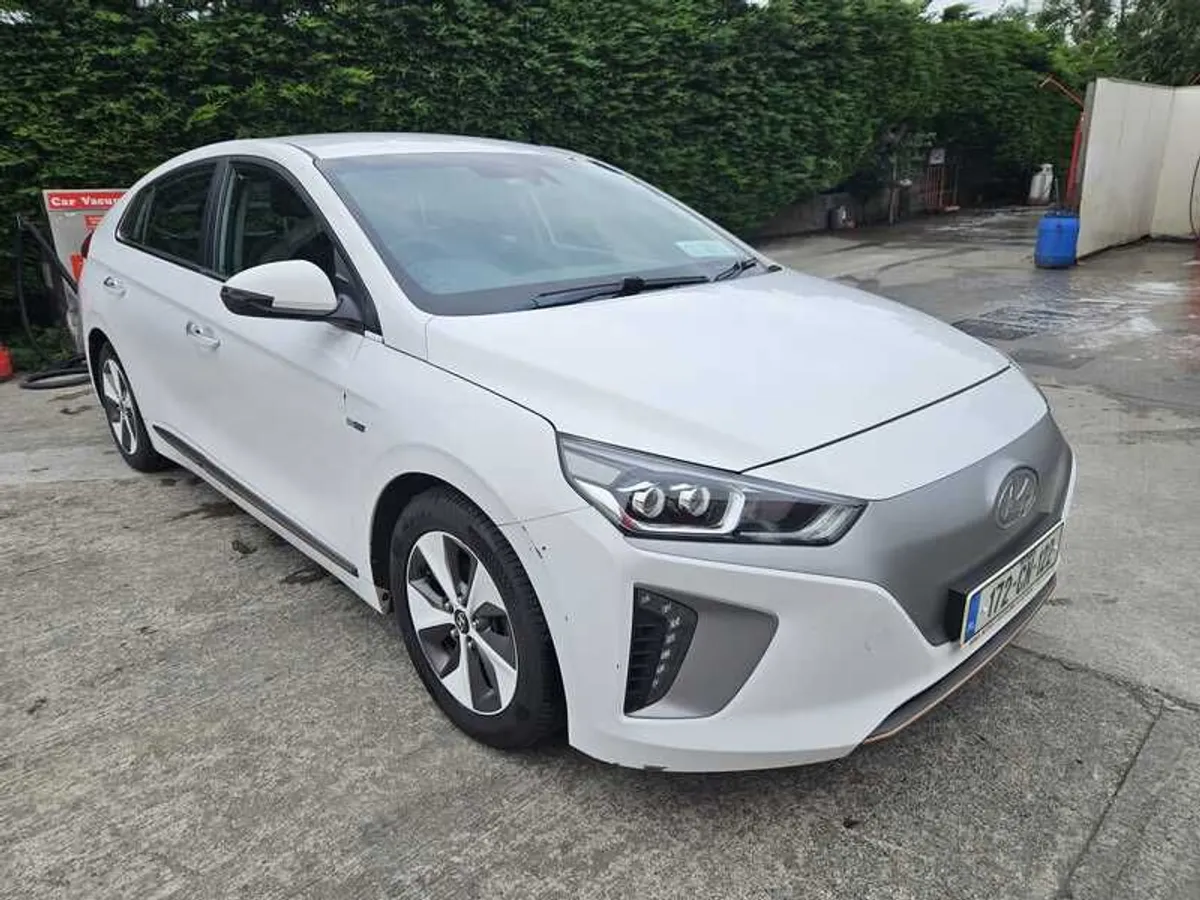 2017 Hyundai Ioniq - Image 2