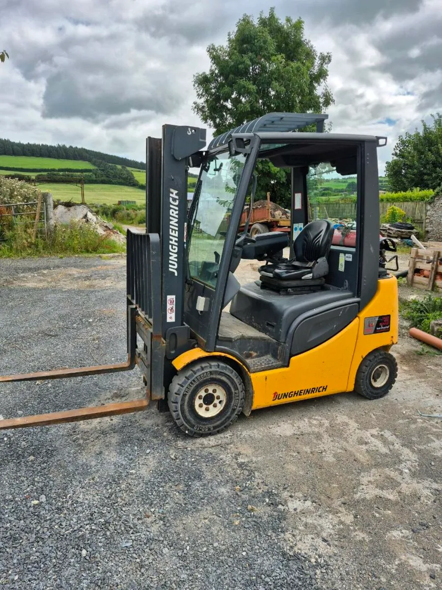 Forklift for sale - Image 1