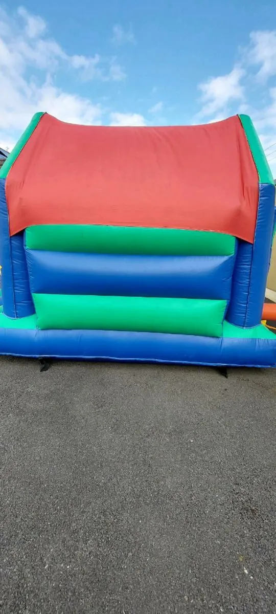 Bouncy castle - Image 3
