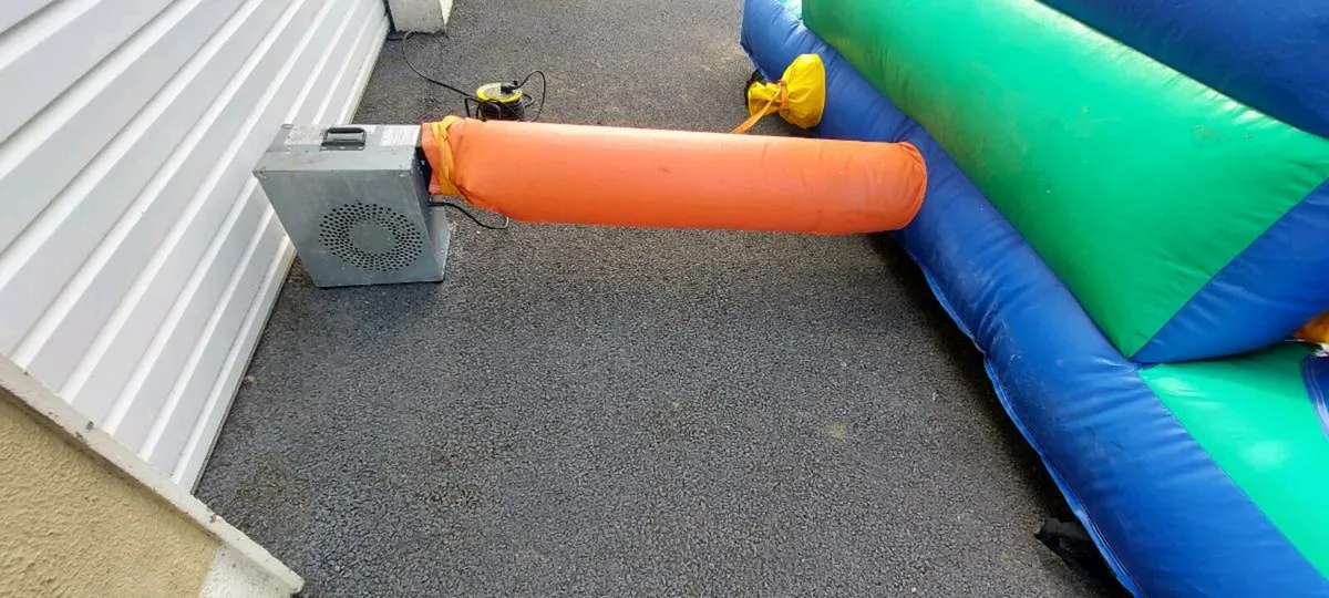 Bouncy castle - Image 4