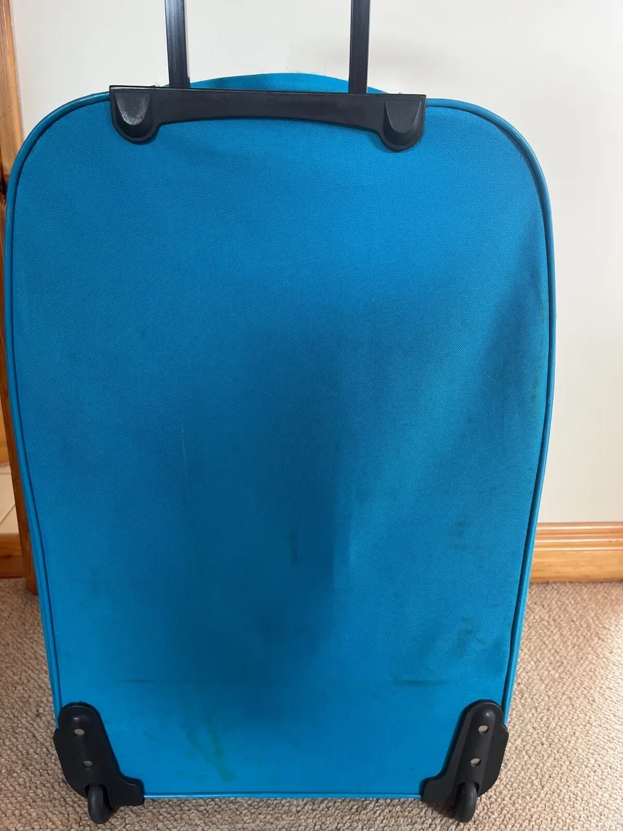 Blue suitcase - Image 3