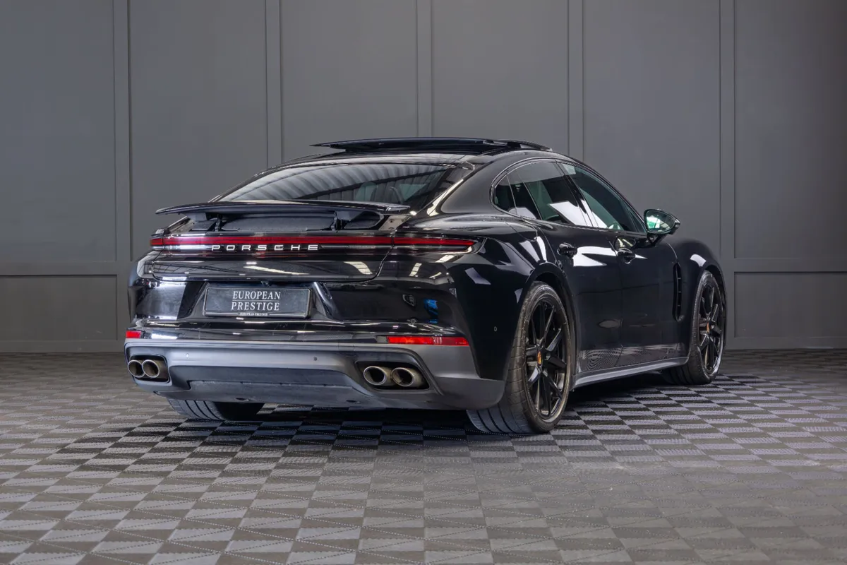2024 Porsche Panamera 4 V6 E-Hybrid - Image 3