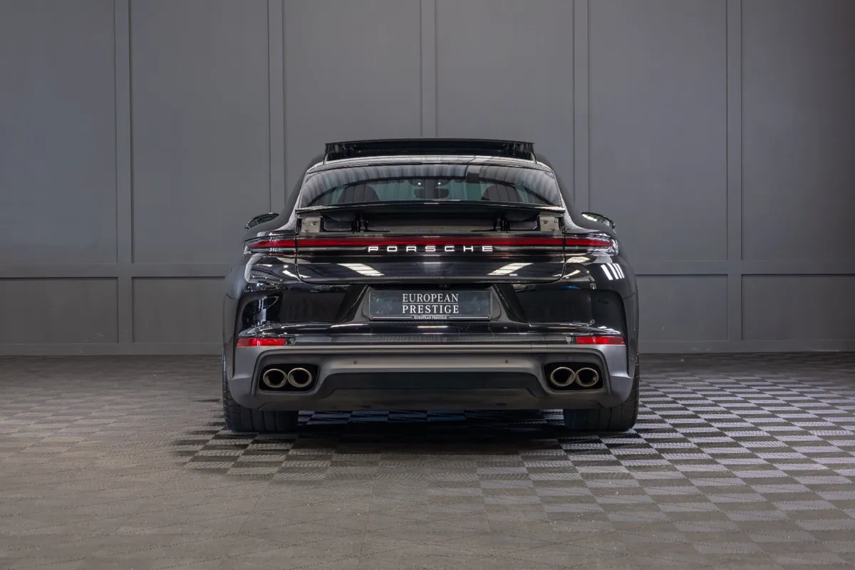 2024 Porsche Panamera 4 V6 E-Hybrid - Image 4