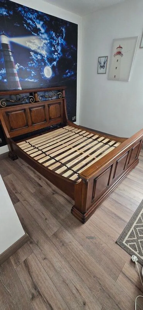 Bed frame - Image 1