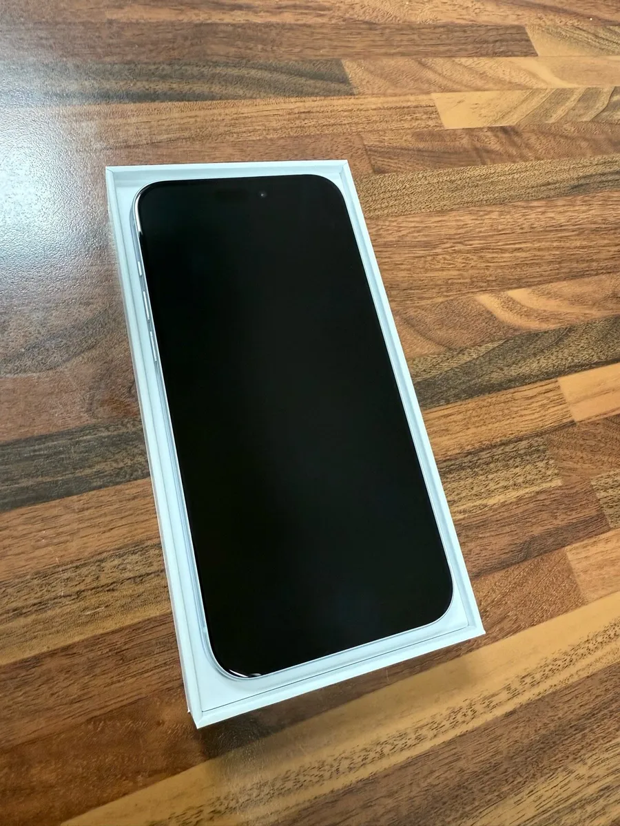 iPhone 15 Plus - Image 2