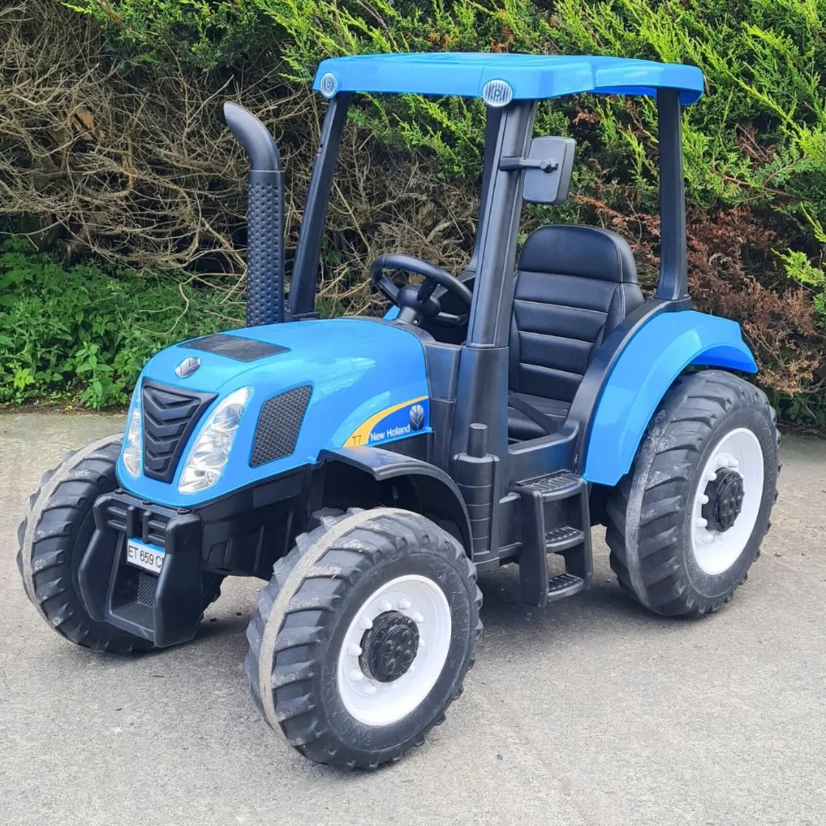 Kids New Holland T7 Tractor - Demo Model - Image 4
