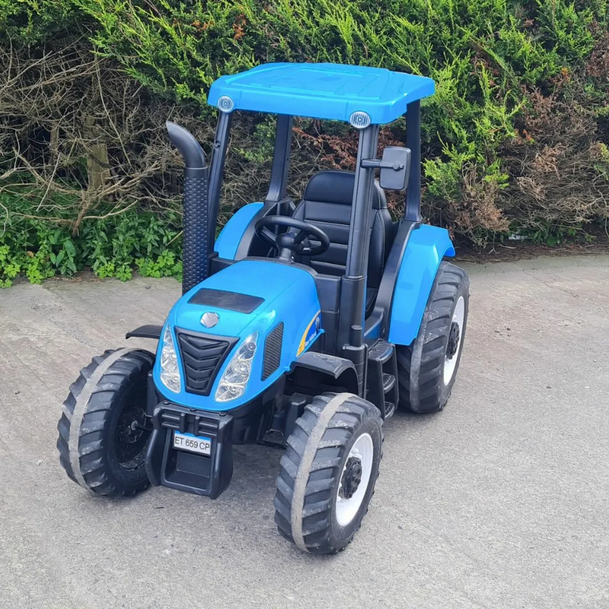 Kids New Holland T7 Tractor - Demo Model - Image 1