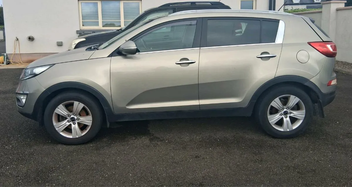 KIA SPORTAGE, WITH PARTS DRIVE HOME - Image 4