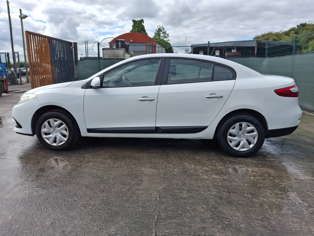 2013 Renault Fluence    Automatic - Image 4