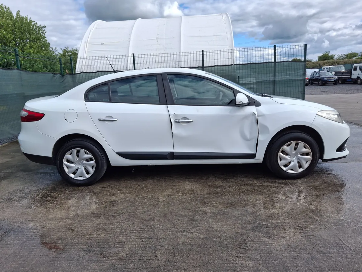 2013 Renault Fluence    Automatic - Image 4