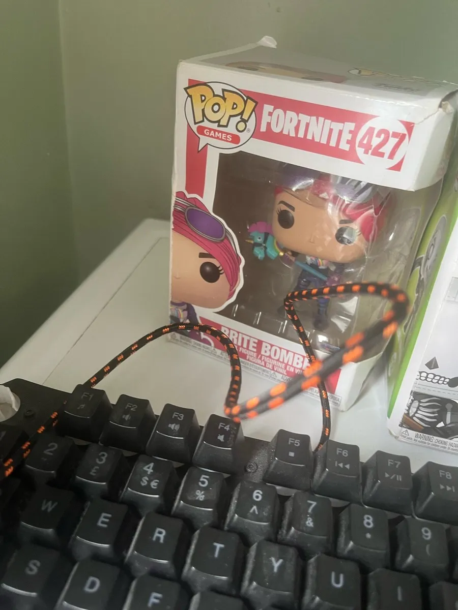 Fortnite memorabilia key board mouse - Image 1