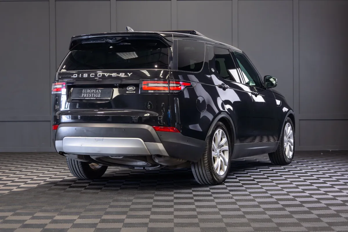 202 Land Rover Discovery 3.0 SDV6 HSE 7 Seater - Image 3