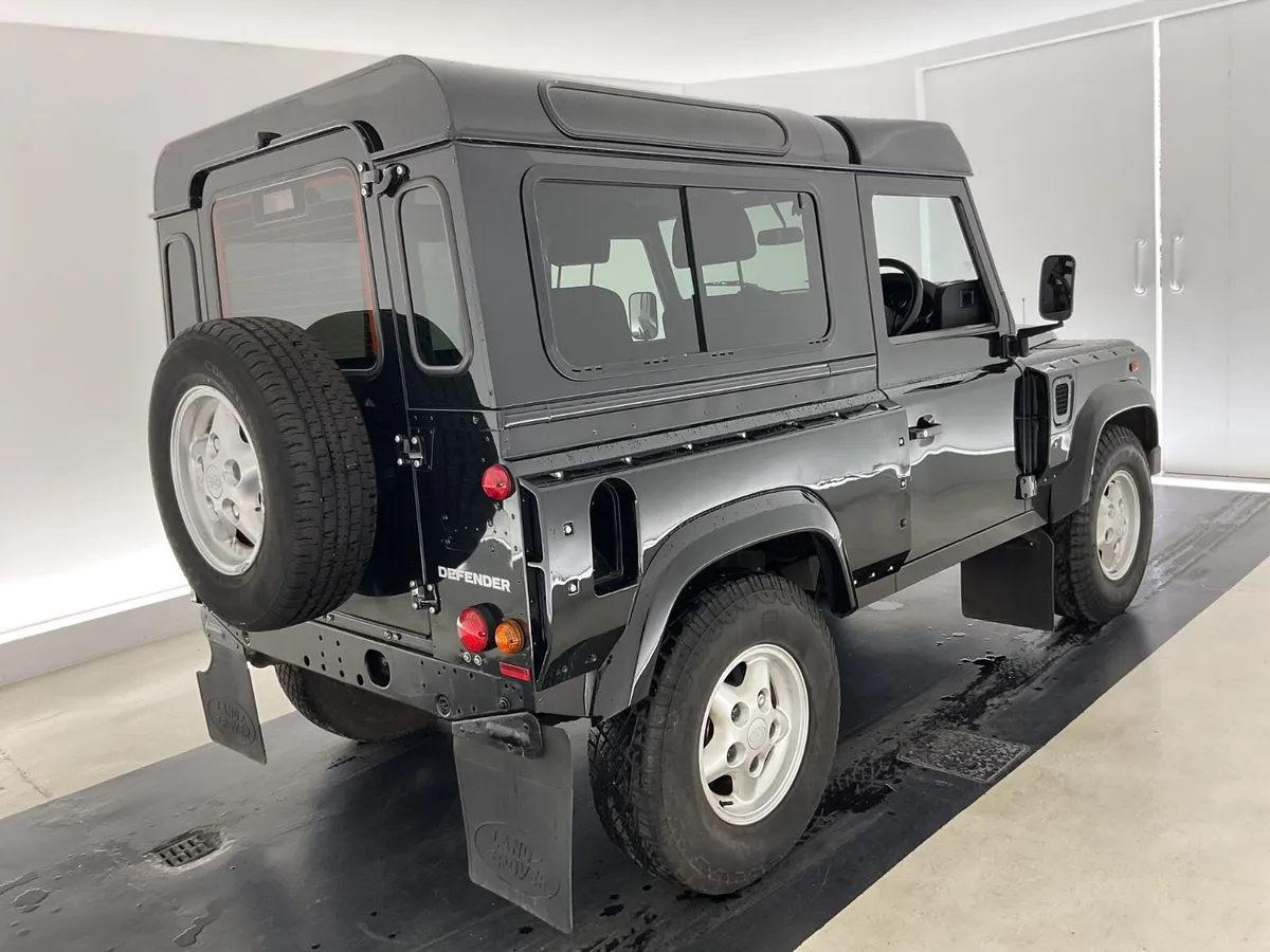 Land Rover Defender 2016 For Auction - Image 4