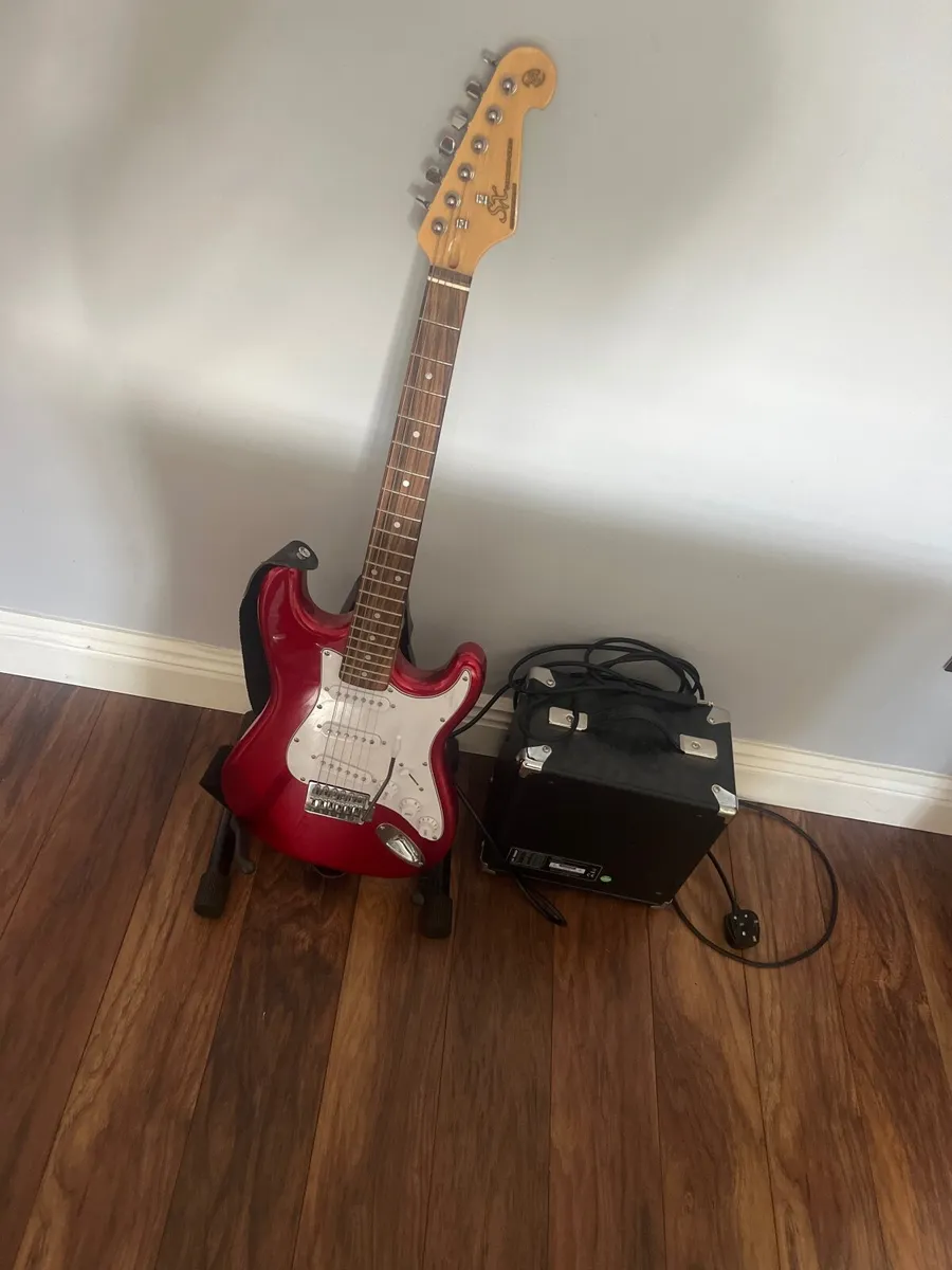 Electric guitar starter almost never used - Image 1