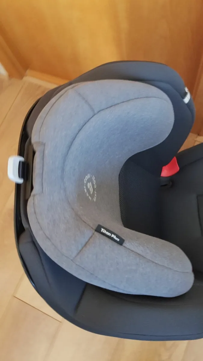 Car seat Maxi cozy Titan + BRAND NEW - Image 4