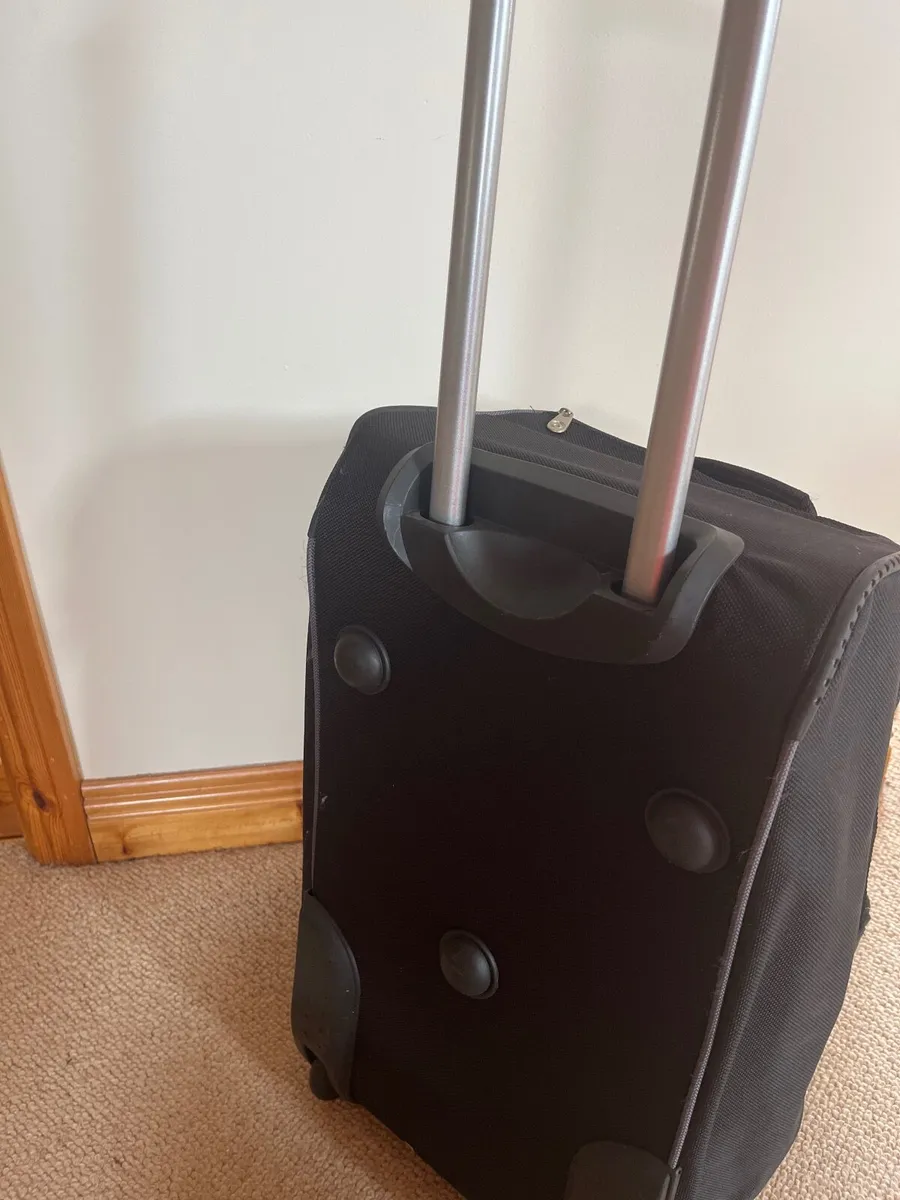 Black trolley case suitcase / cabin case - Image 3